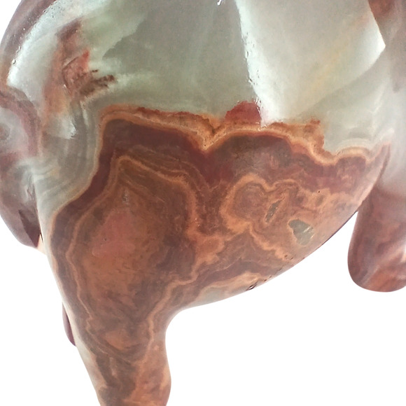 Hand-Carved Onyx Elephant Figurine – Natural Stone Decor with Raised Trunk - Picture 11 of 16